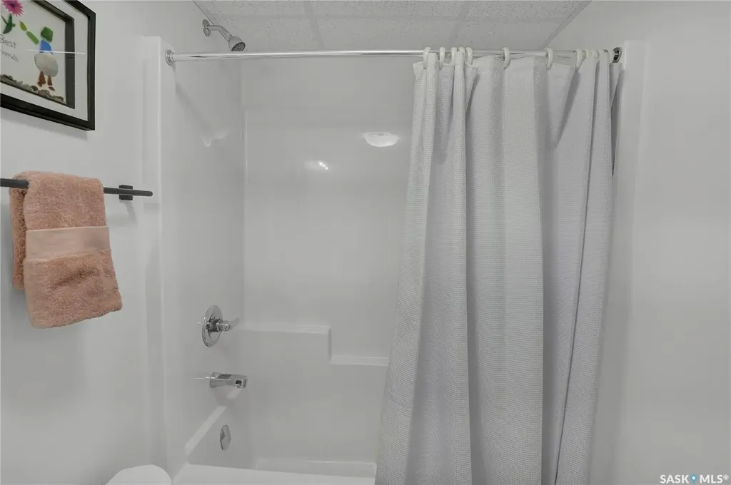 14 Clunie Court Moose Jaw SK S6J 0E3
