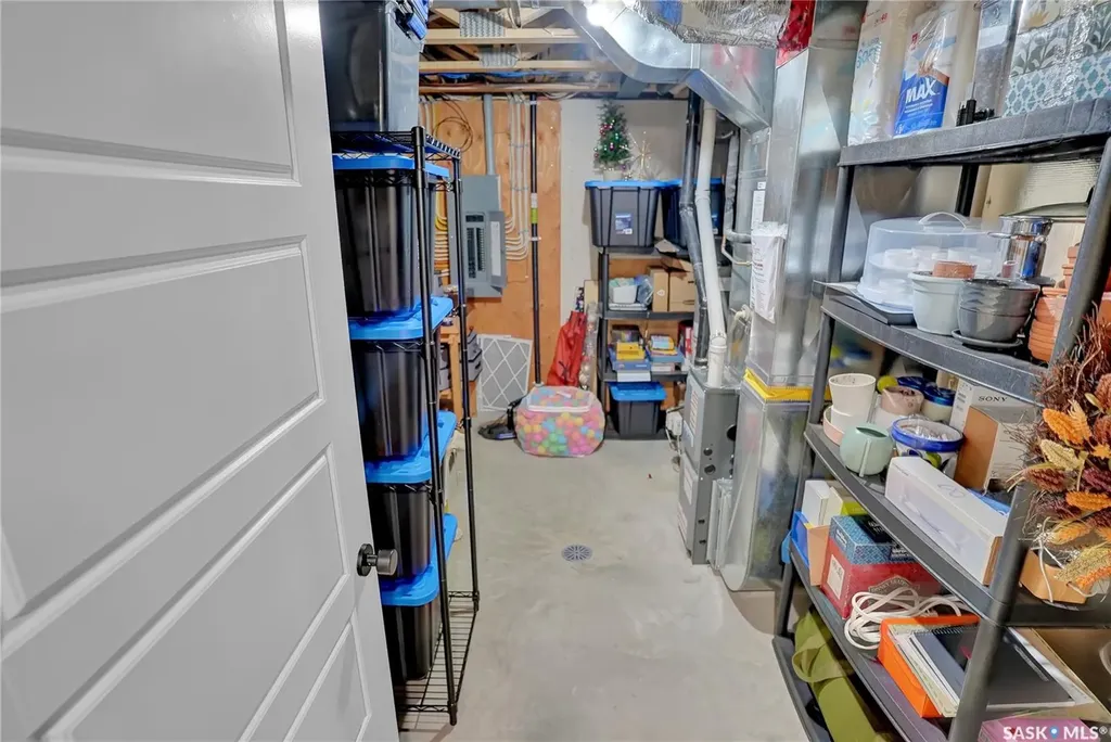 14 Clunie Court Moose Jaw SK S6J 0E3
