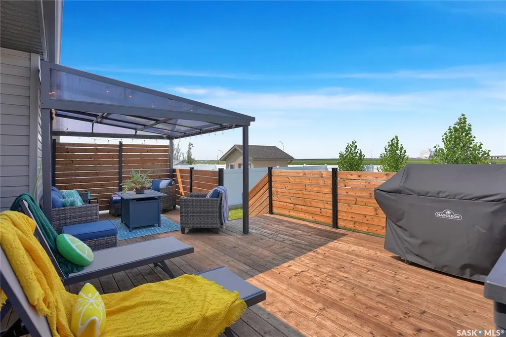 14 Clunie Court Moose Jaw SK S6J 0E3