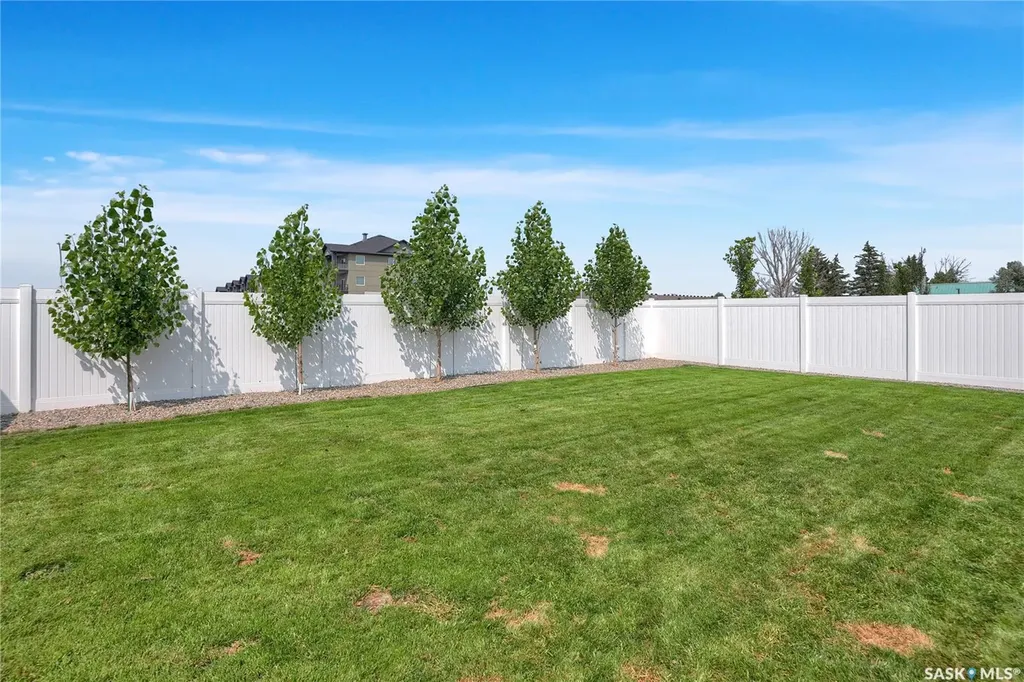 14 Clunie Court Moose Jaw SK S6J 0E3