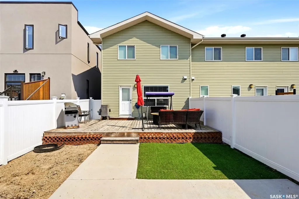 5740 Glide Crescent Regina SK S4W 0P1