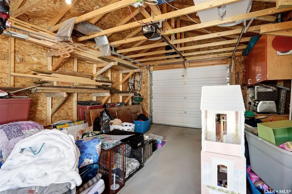 5740 Glide Crescent Regina SK S4W 0P1