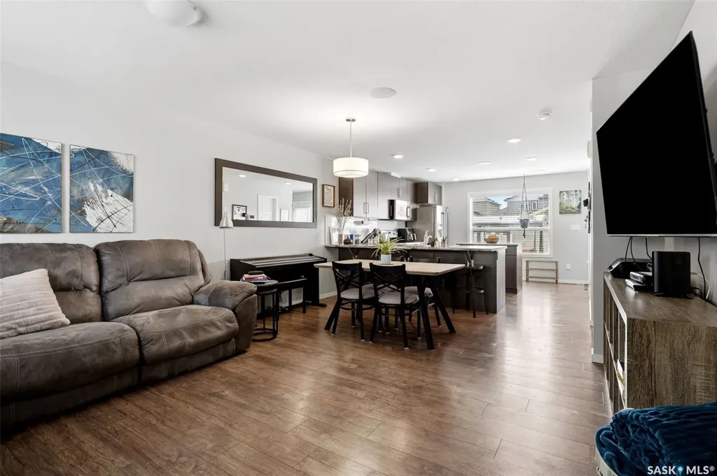 5740 Glide Crescent Regina SK S4W 0P1