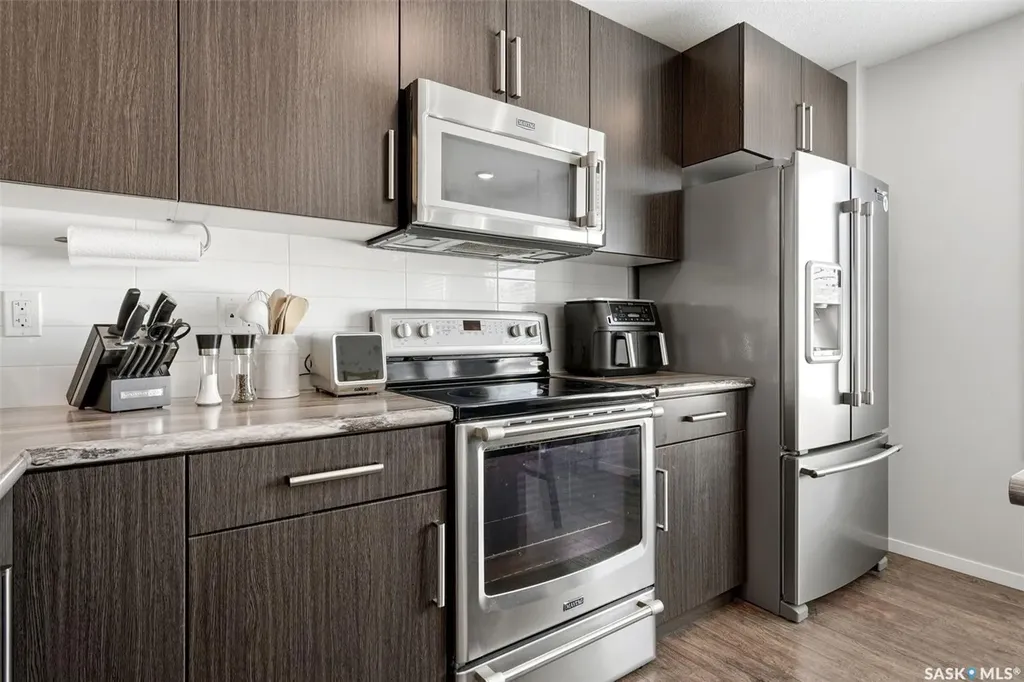 5740 Glide Crescent Regina SK S4W 0P1