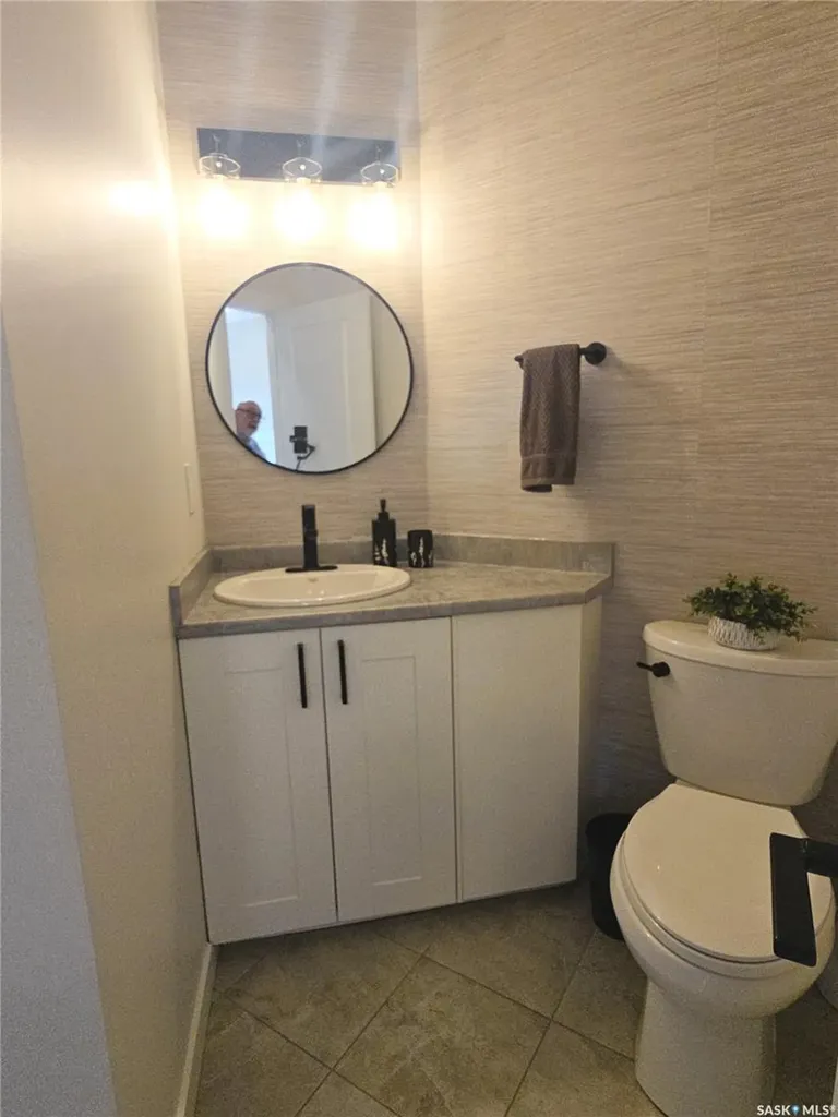 652 Ells Crescent Saskatoon SK S7L 6H9