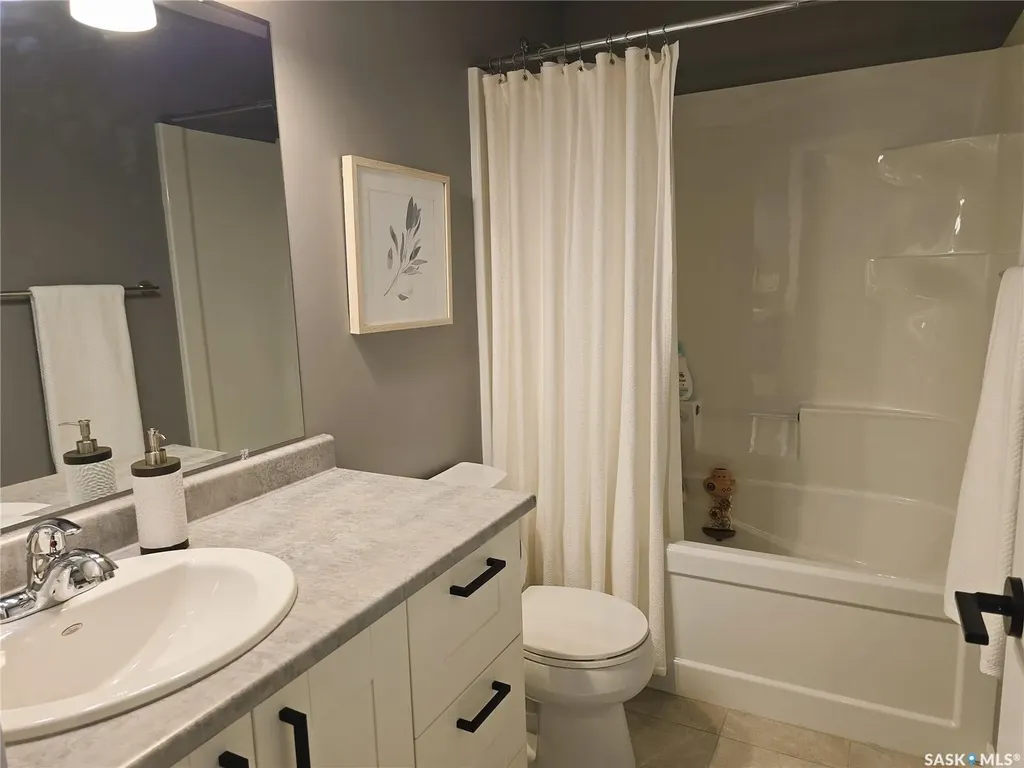 652 Ells Crescent Saskatoon SK S7L 6H9