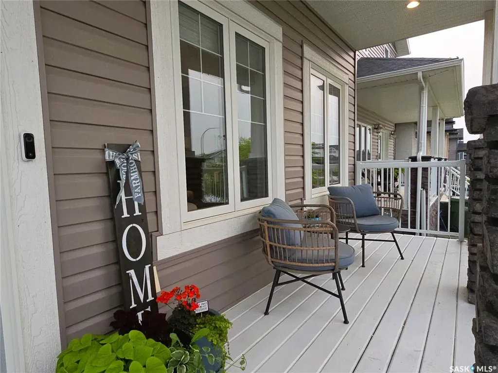 652 Ells Crescent Saskatoon SK S7L 6H9