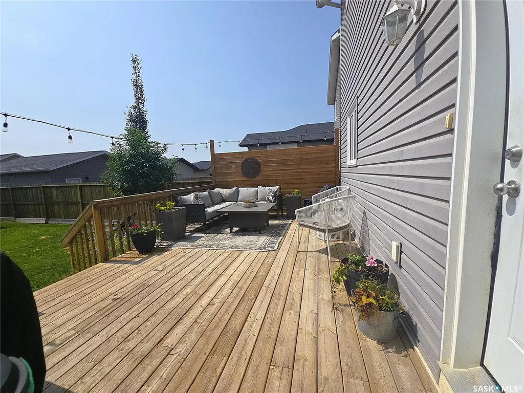 652 Ells Crescent Saskatoon SK S7L 6H9