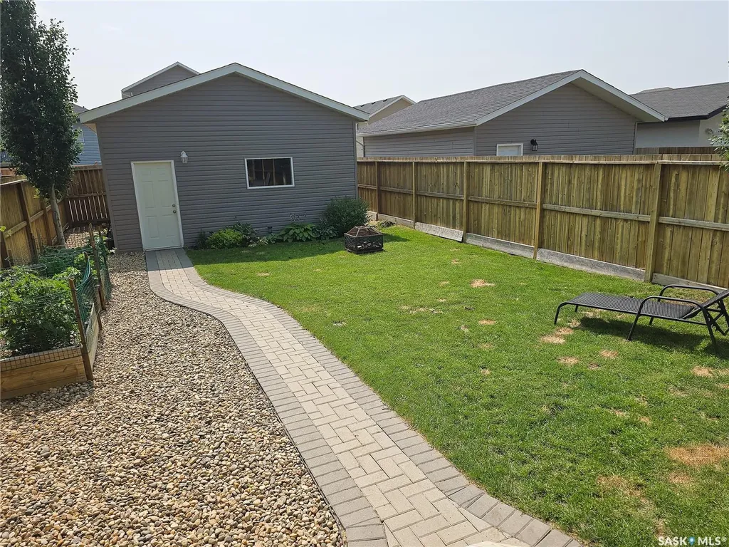 652 Ells Crescent Saskatoon SK S7L 6H9
