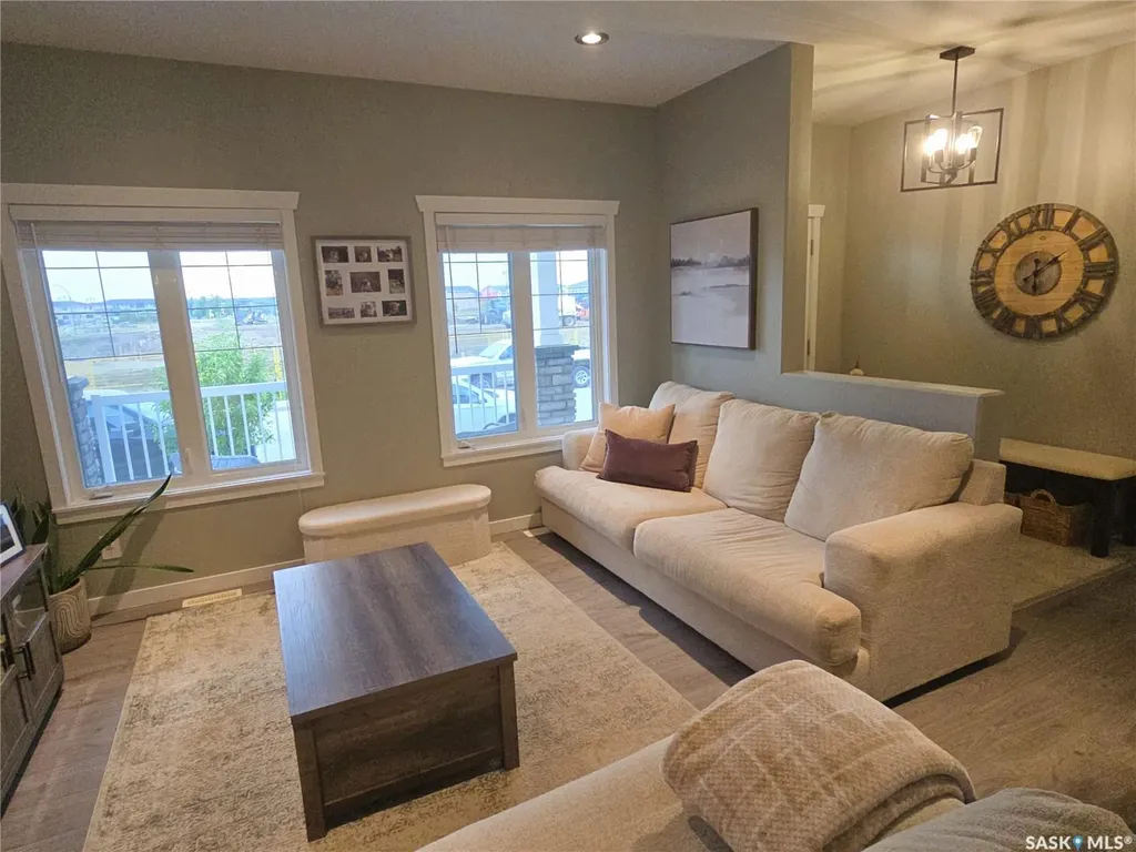 652 Ells Crescent Saskatoon SK S7L 6H9