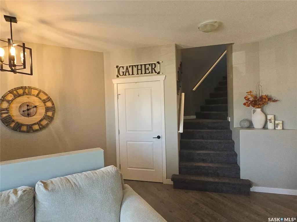 652 Ells Crescent Saskatoon SK S7L 6H9