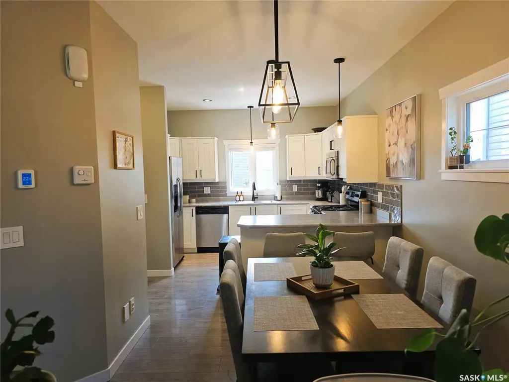652 Ells Crescent Saskatoon SK S7L 6H9
