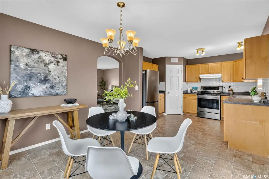 326 Denham Court Saskatoon SK S7R 1E5