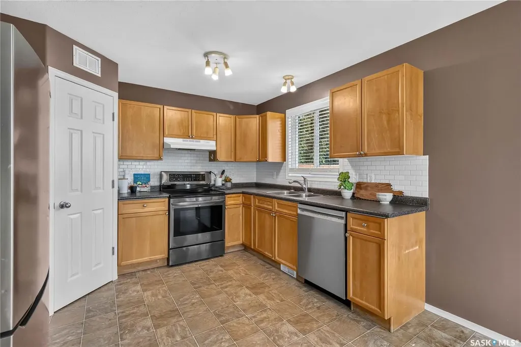 326 Denham Court Saskatoon SK S7R 1E5