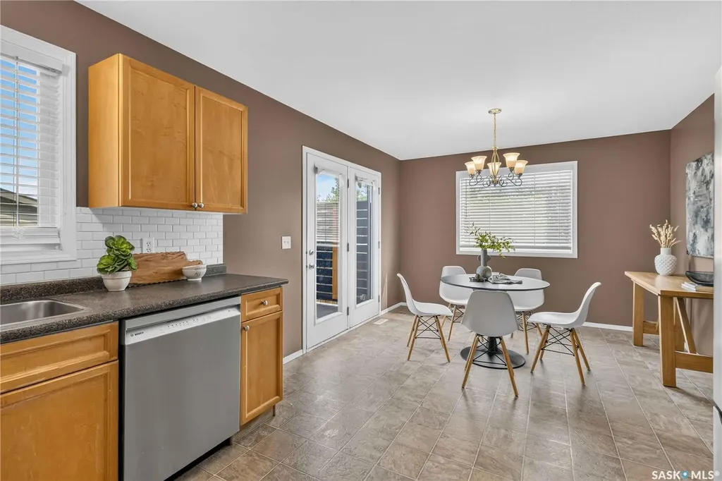 326 Denham Court Saskatoon SK S7R 1E5