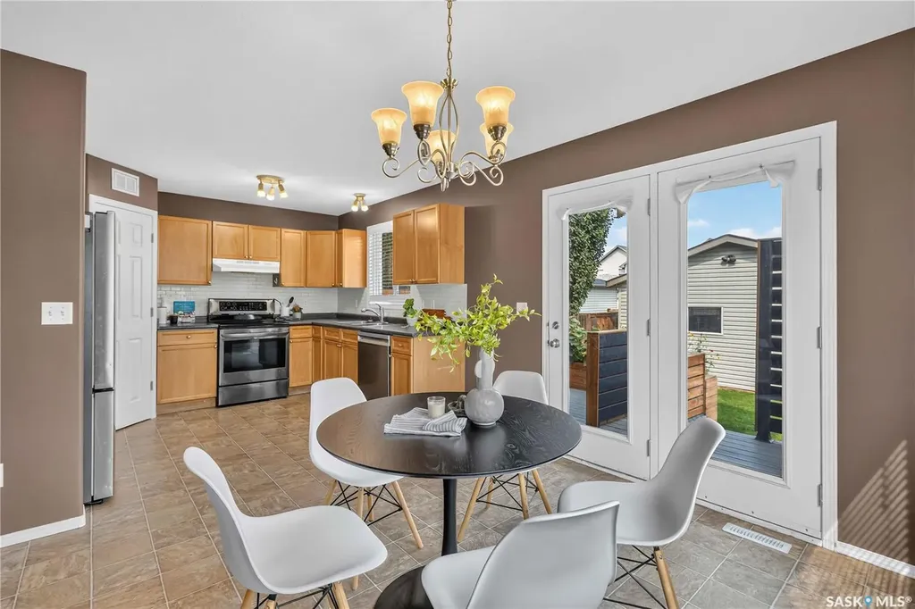 326 Denham Court Saskatoon SK S7R 1E5