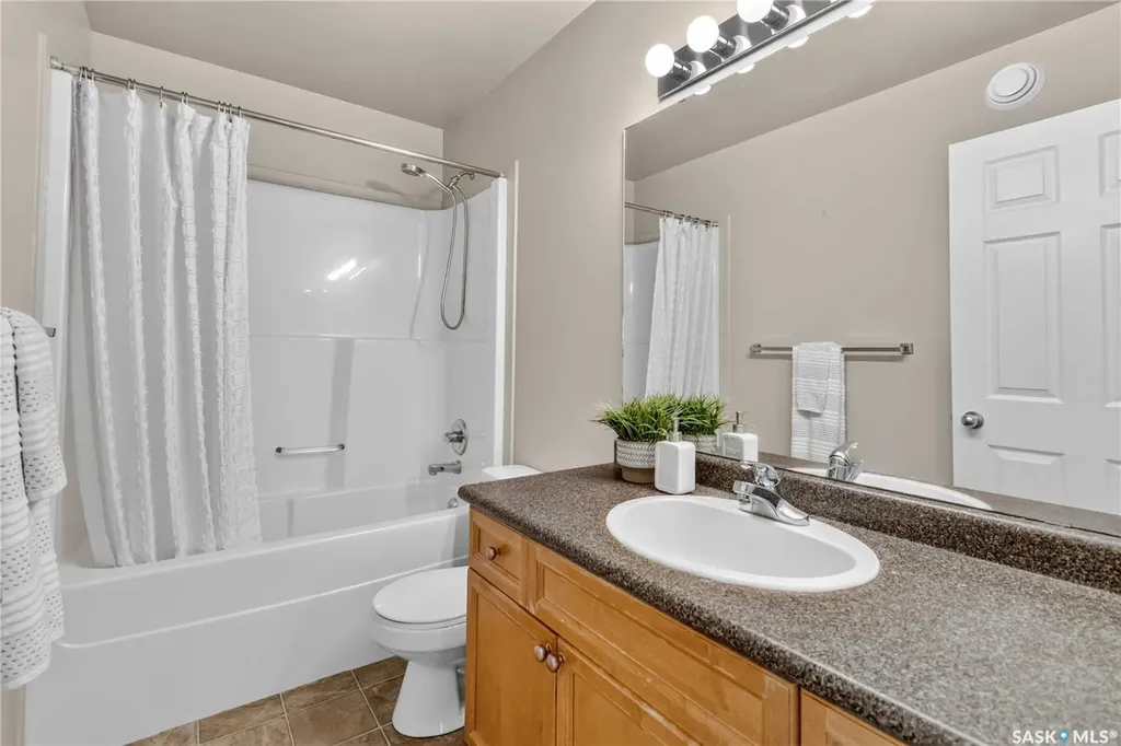 326 Denham Court Saskatoon SK S7R 1E5