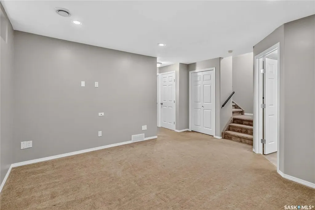 326 Denham Court Saskatoon SK S7R 1E5
