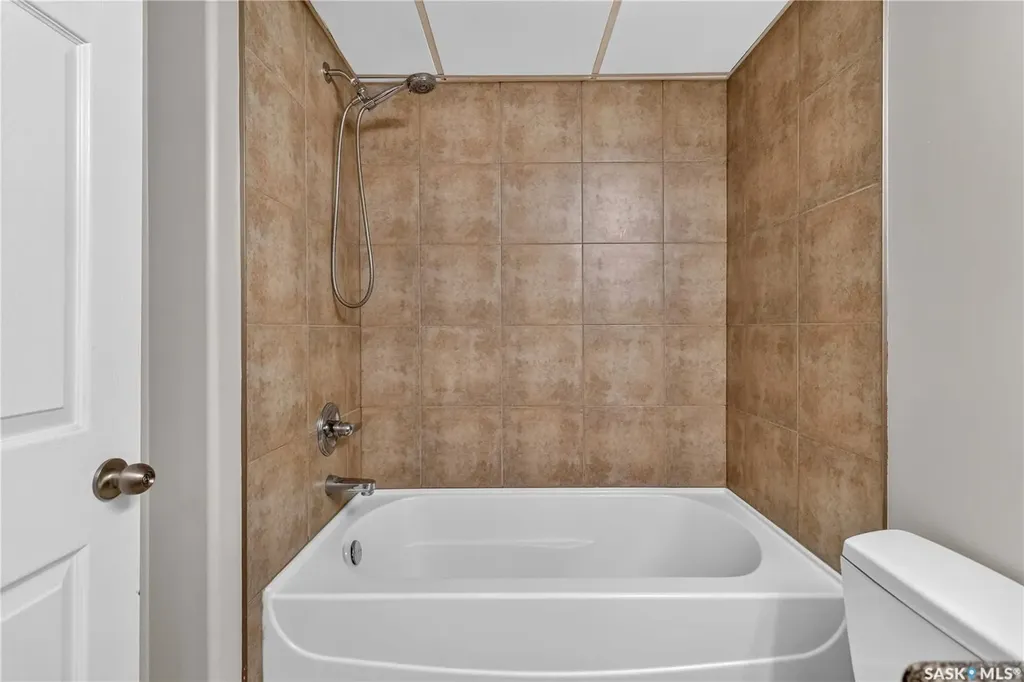 326 Denham Court Saskatoon SK S7R 1E5
