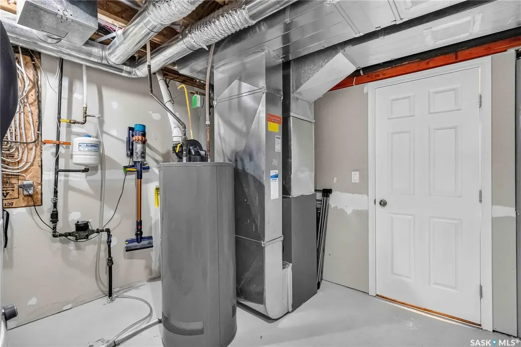 326 Denham Court Saskatoon SK S7R 1E5