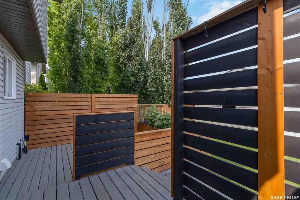 326 Denham Court Saskatoon SK S7R 1E5