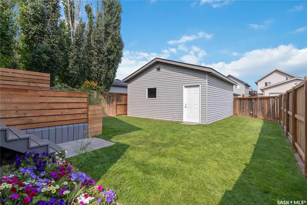 326 Denham Court Saskatoon SK S7R 1E5