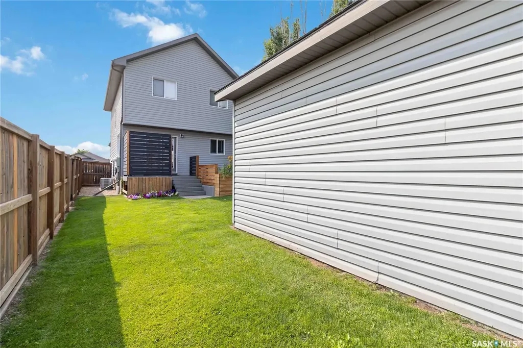 326 Denham Court Saskatoon SK S7R 1E5
