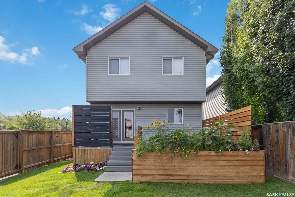 326 Denham Court Saskatoon SK S7R 1E5