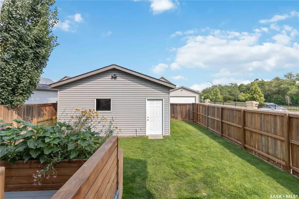 326 Denham Court Saskatoon SK S7R 1E5