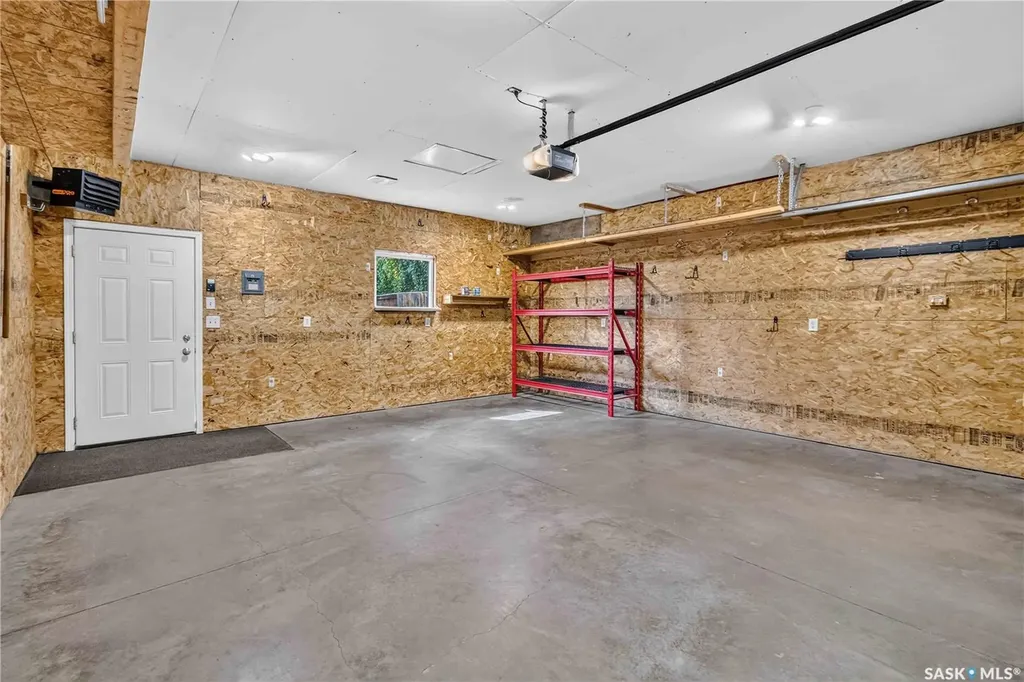 326 Denham Court Saskatoon SK S7R 1E5