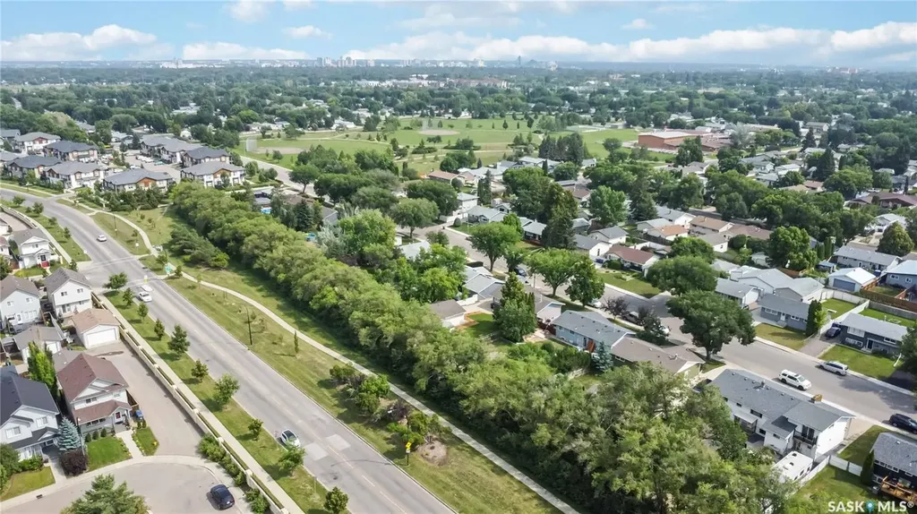 326 Denham Court Saskatoon SK S7R 1E5