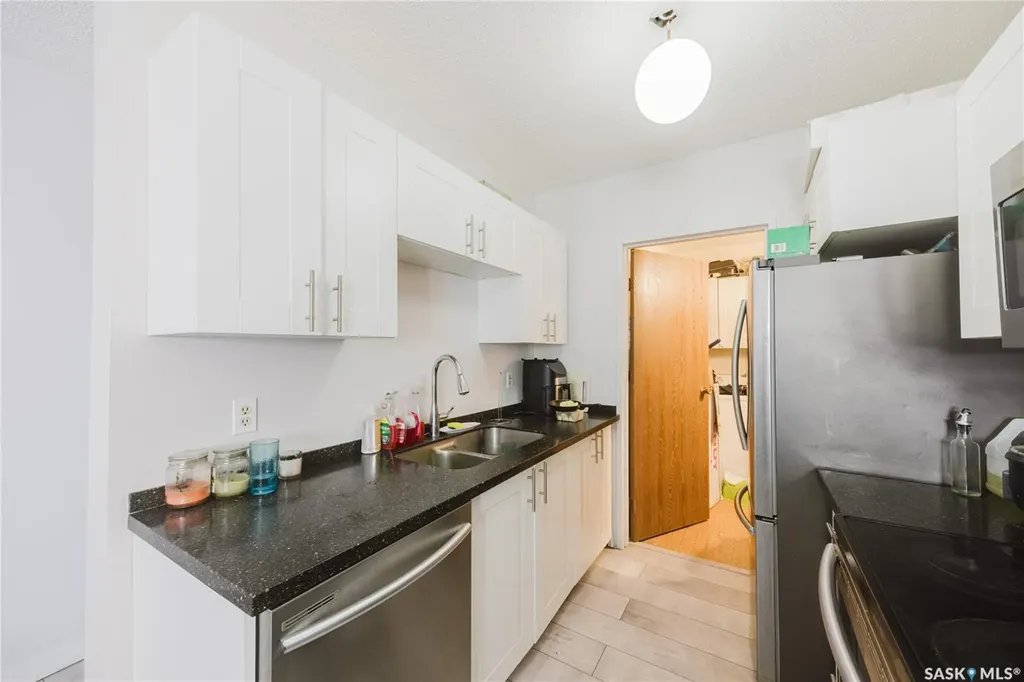 802A Kingsmere Boulevard Saskatoon SK S7J 4B7