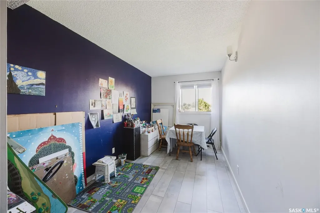 802A Kingsmere Boulevard Saskatoon SK S7J 4B7