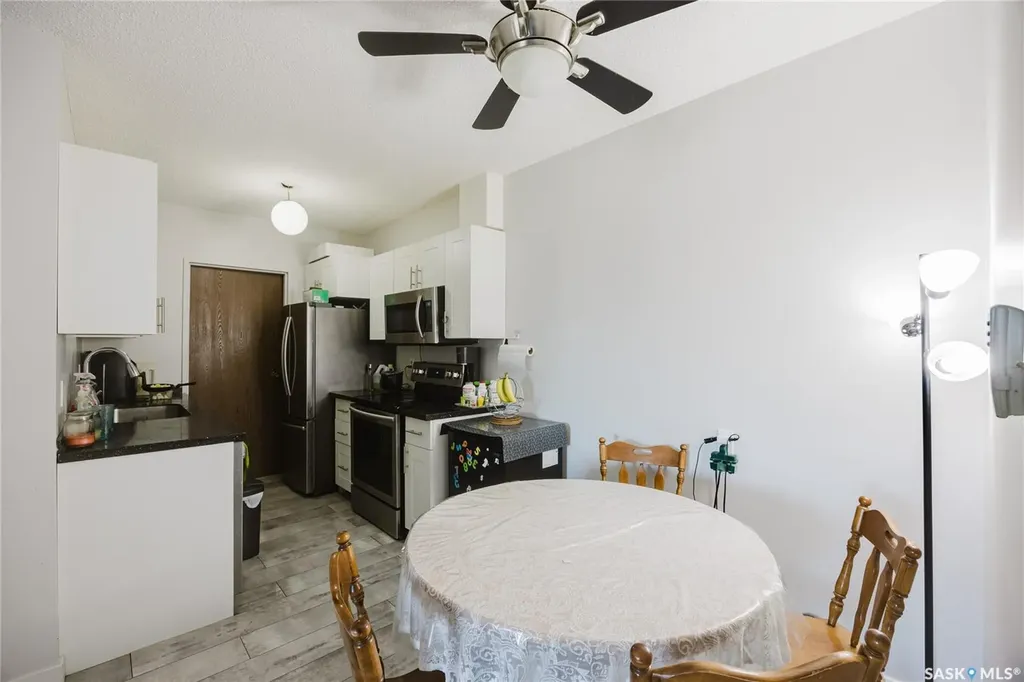 802A Kingsmere Boulevard Saskatoon SK S7J 4B7