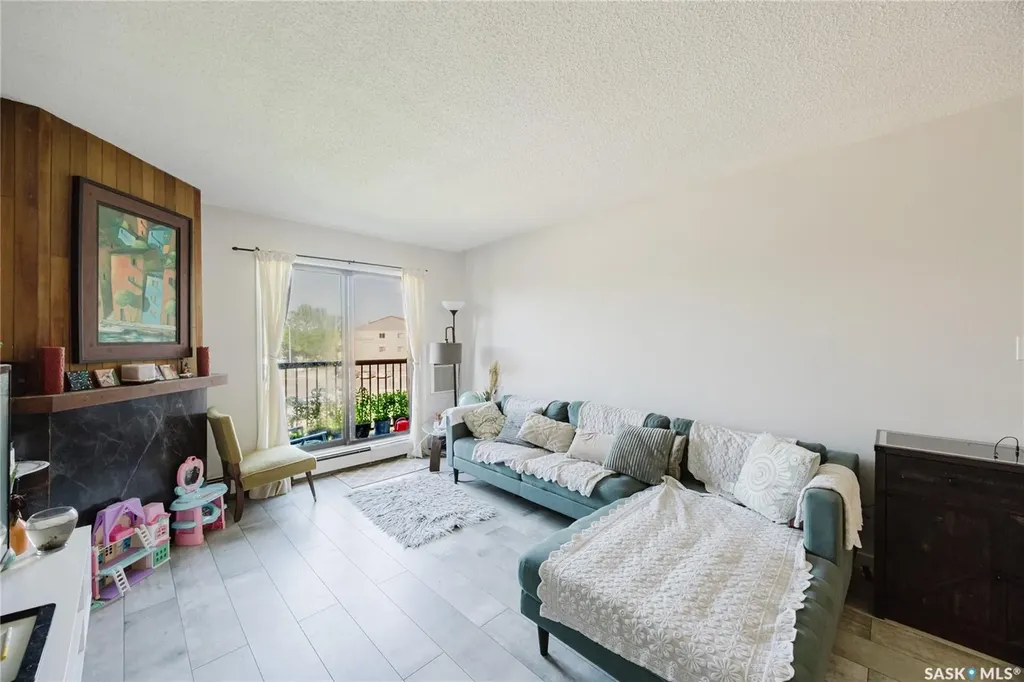 802A Kingsmere Boulevard Saskatoon SK S7J 4B7
