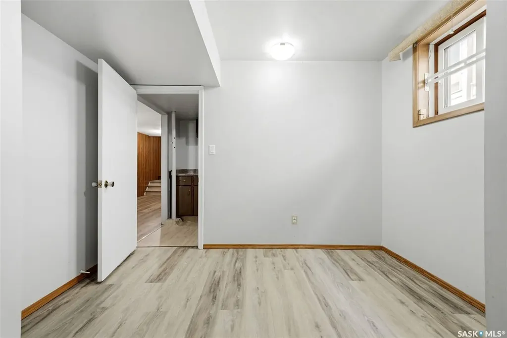2204 Mackay Street Regina SK S4N 2S8