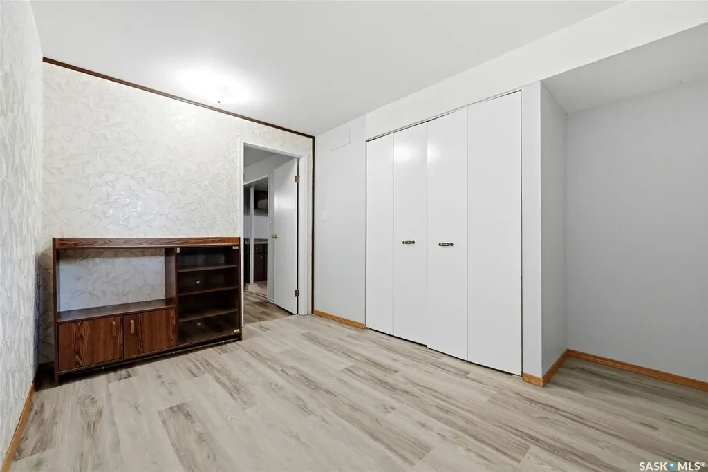 2204 Mackay Street Regina SK S4N 2S8
