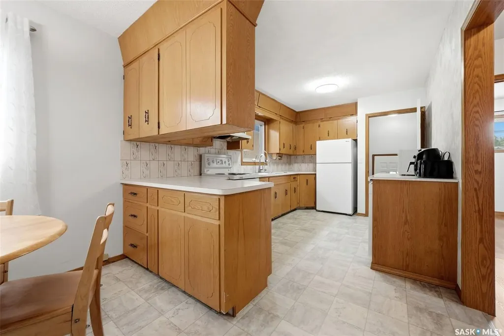 2204 Mackay Street Regina SK S4N 2S8