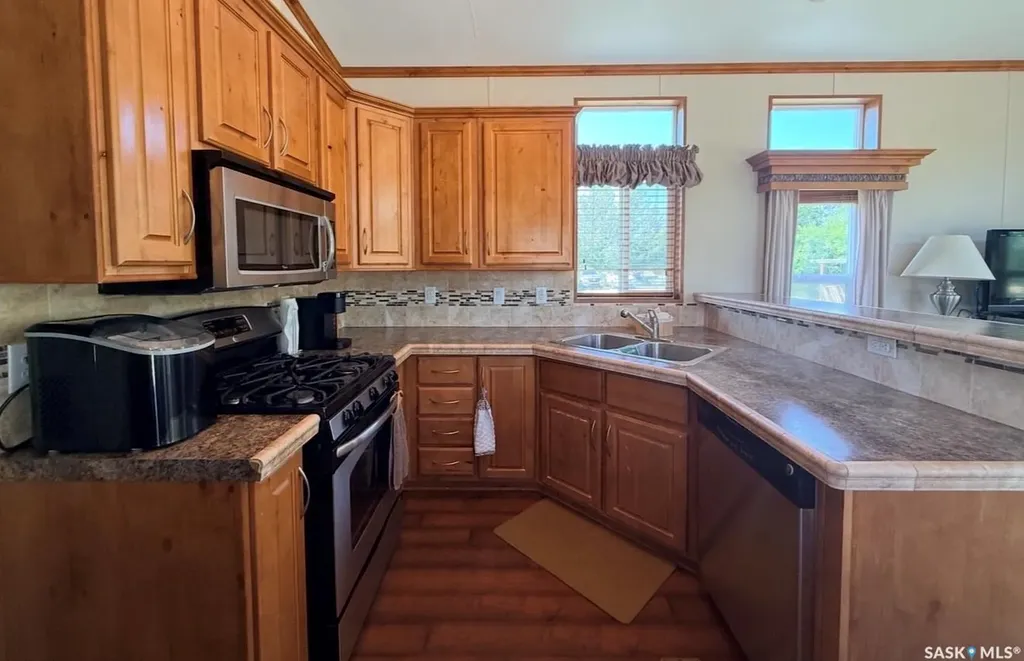140 King Street Elbow SK S0L 1J0