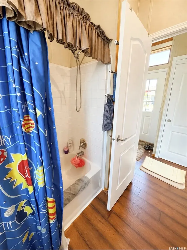 140 King Street Elbow SK S0L 1J0