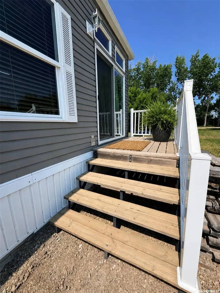 140 King Street Elbow SK S0L 1J0
