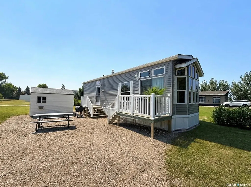 140 King Street Elbow SK S0L 1J0