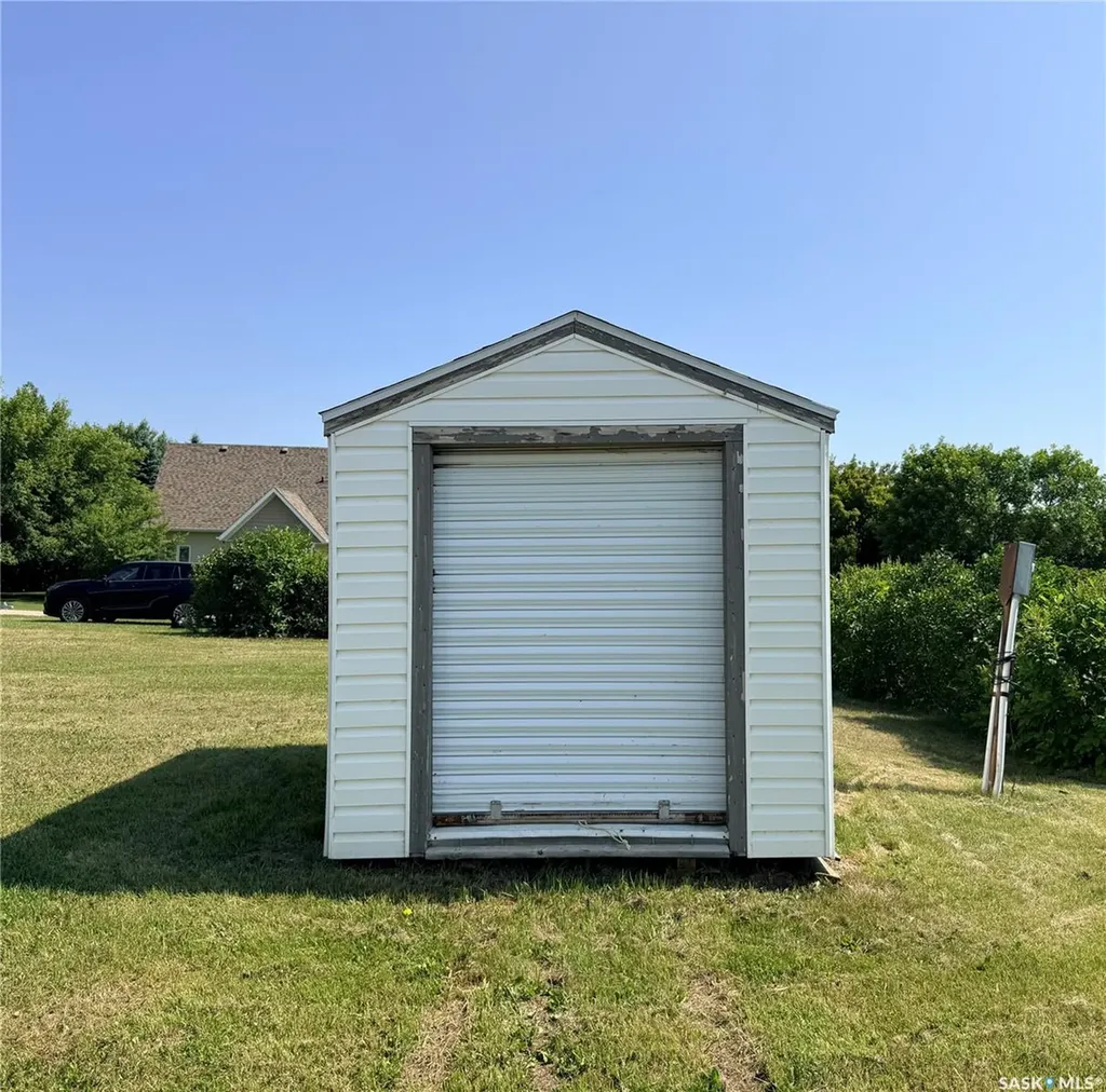140 King Street Elbow SK S0L 1J0