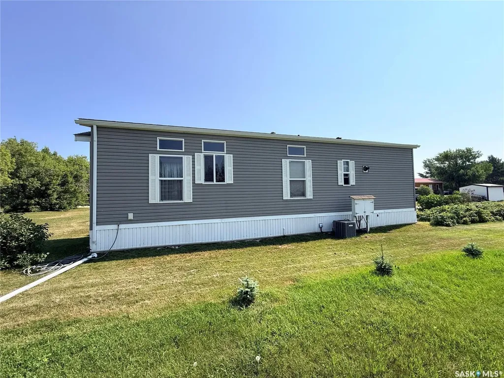 140 King Street Elbow SK S0L 1J0
