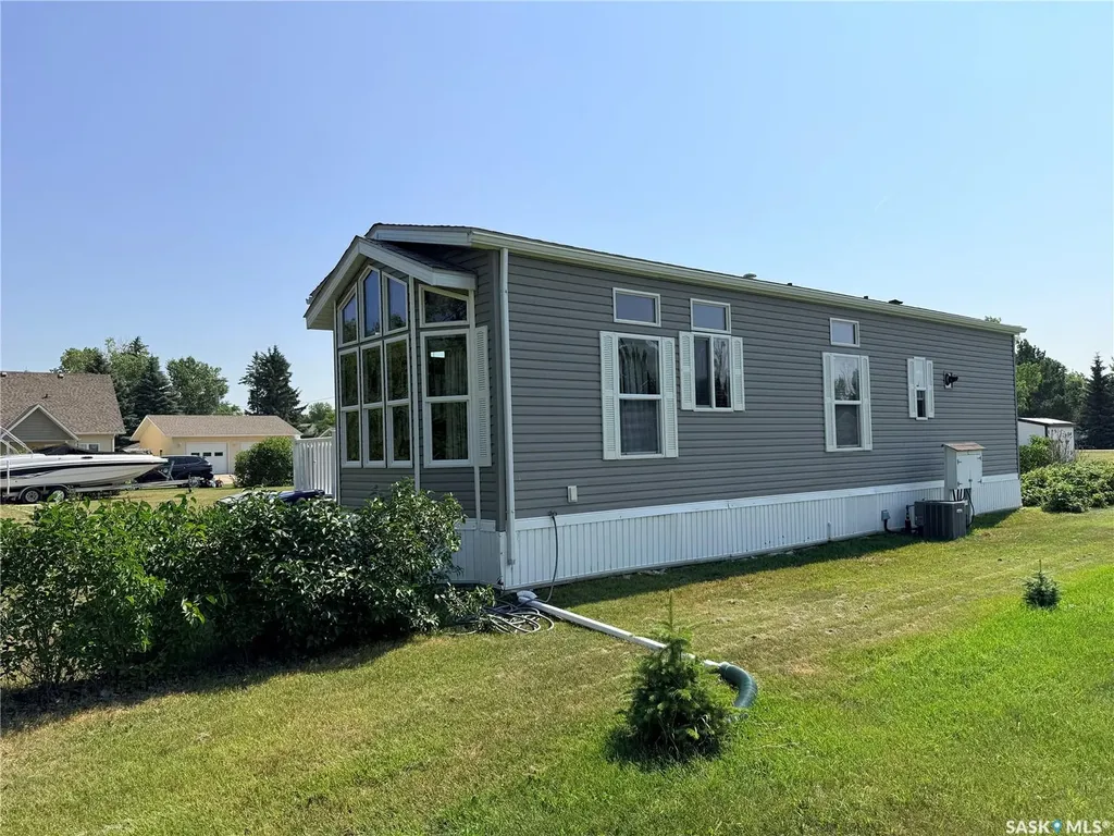 140 King Street Elbow SK S0L 1J0