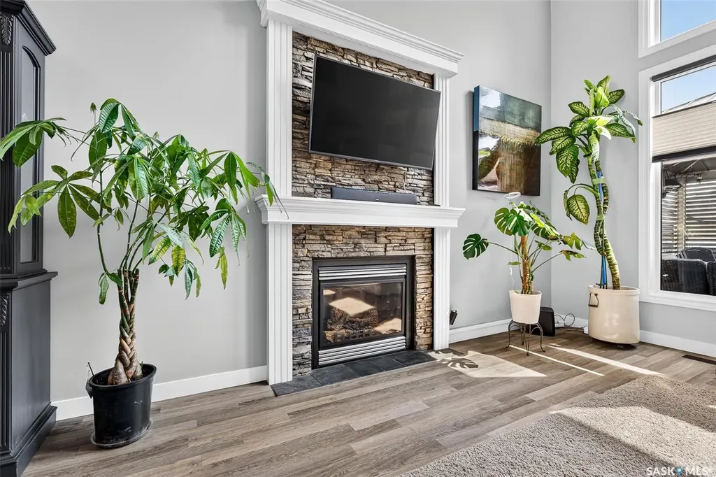 69 Goldenglow Drive Moose Jaw SK S6J 1N7