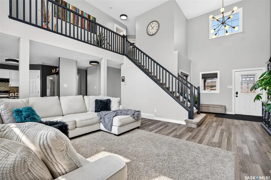 69 Goldenglow Drive Moose Jaw SK S6J 1N7