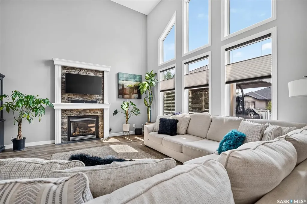 69 Goldenglow Drive Moose Jaw SK S6J 1N7