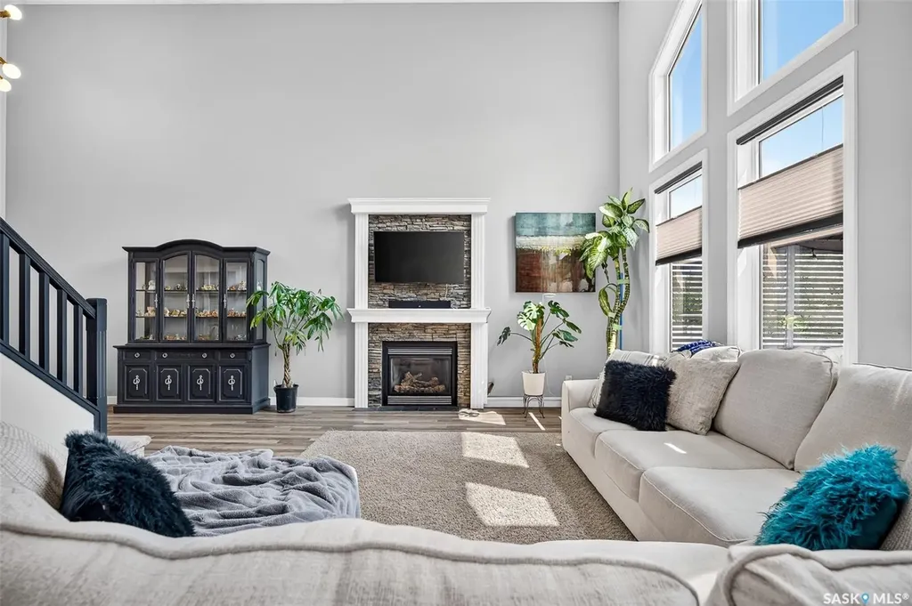 69 Goldenglow Drive Moose Jaw SK S6J 1N7