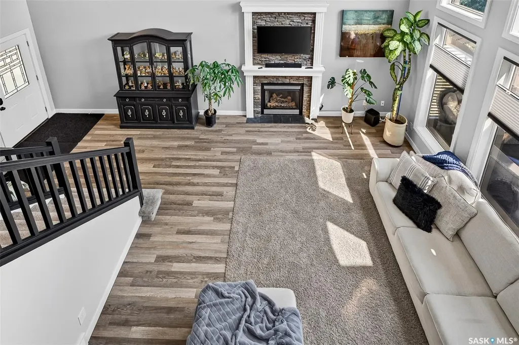 69 Goldenglow Drive Moose Jaw SK S6J 1N7